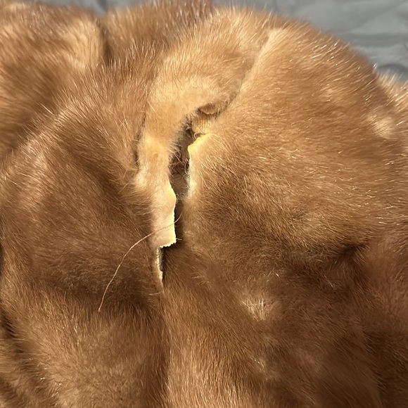 Vintage 1950s Mink Fur Stole from Macy’s Little Shop - Picture 4 of 8